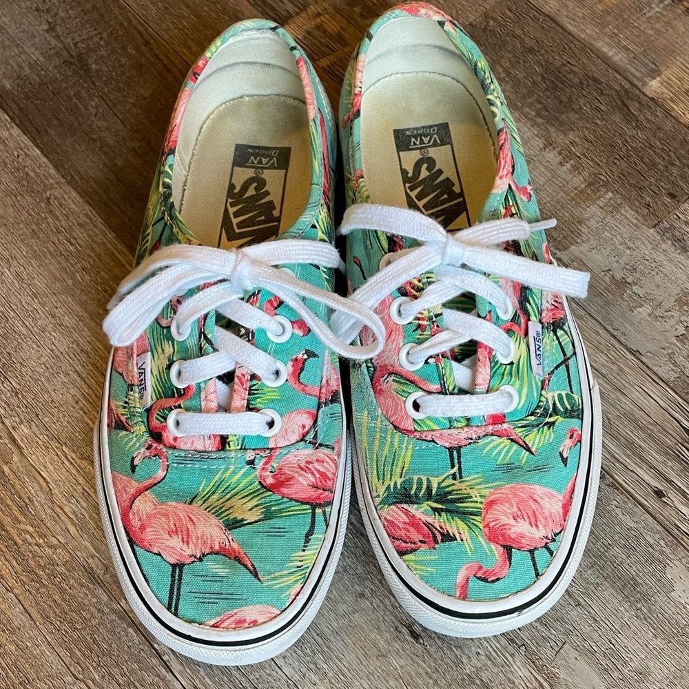 Vans Van Doren Limited Edition Flamingo Lace-Up Unisex Shoe, Size 7